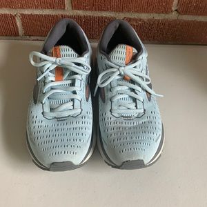 Brooks Ghost 13 9.5 Tennis Shoes